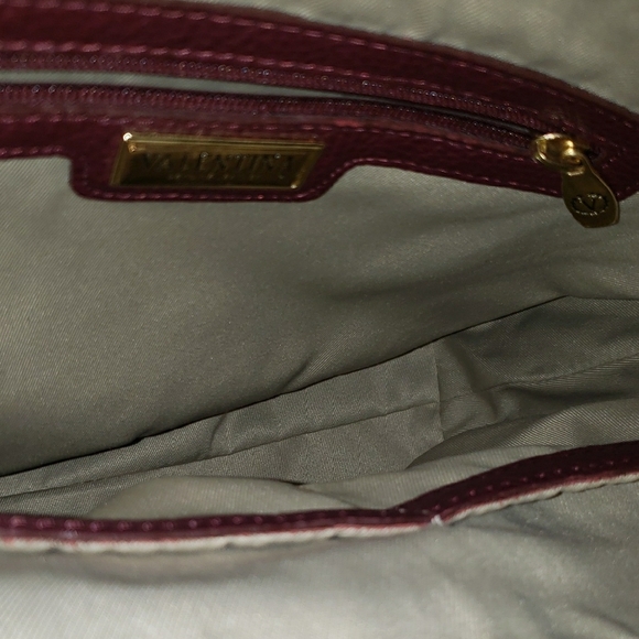 Valentina Pebbled Leather Shoulderbag - Picture 10 of 11